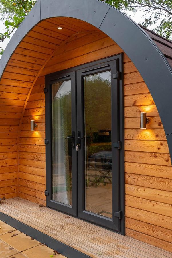 The Plough Inn Cabins Ramsden Esterno foto