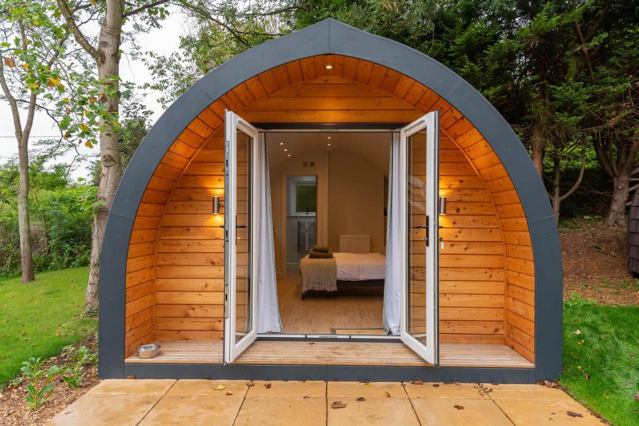 The Plough Inn Cabins Ramsden Esterno foto
