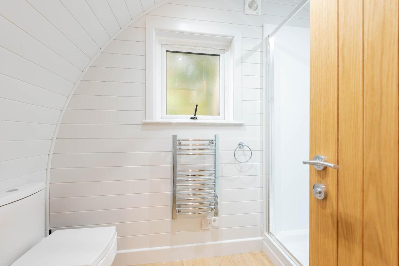 The Plough Inn Cabins Ramsden Esterno foto