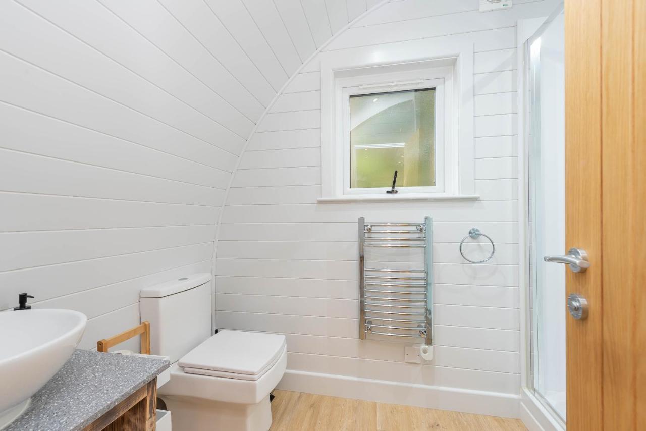 The Plough Inn Cabins Ramsden Esterno foto